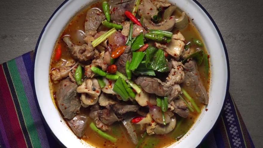 ต้มแซ่บเครื่องใน