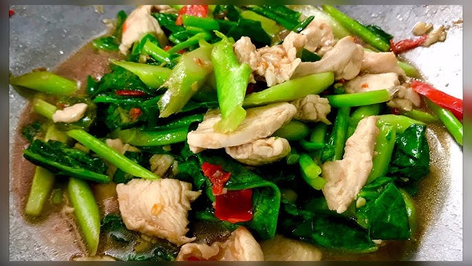 คะน้าไก่ชิ้นราดข้าว